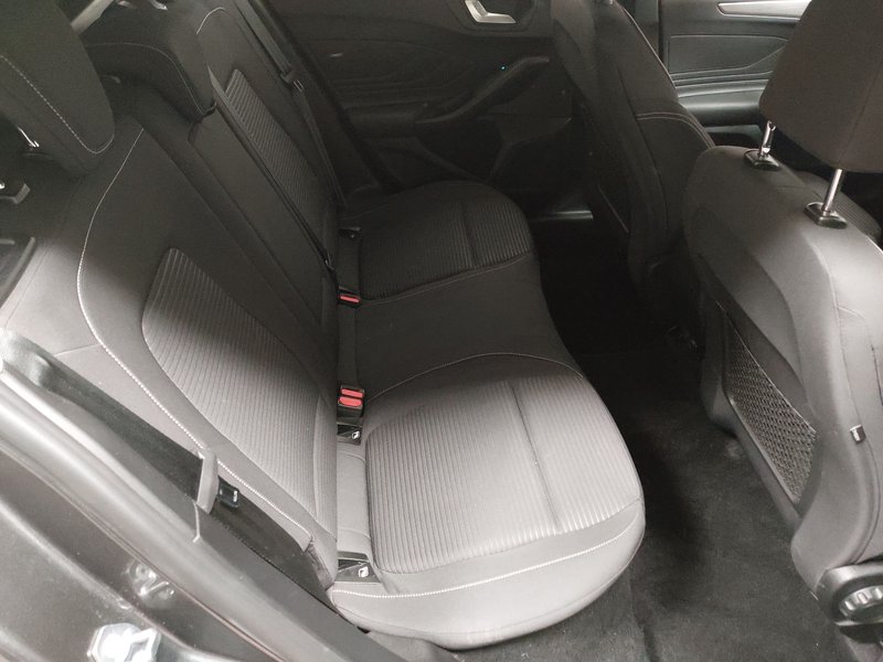Ford Focus Turnier 1.5 EcoBlue automatik Titanium • bežično punjenje • Full LED — 12