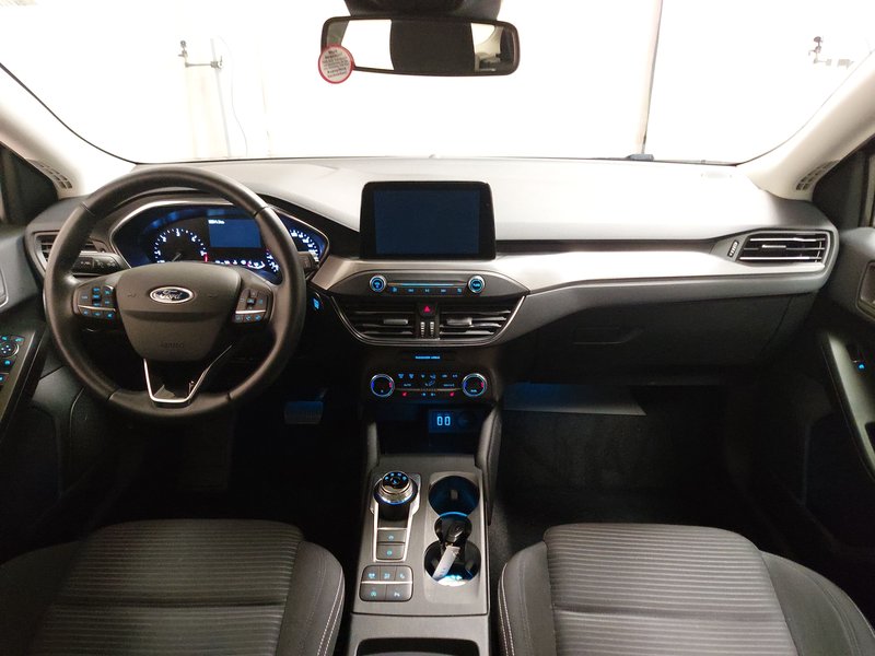 Ford Focus Turnier 1.5 EcoBlue automatik Titanium • bežično punjenje • Full LED — 16