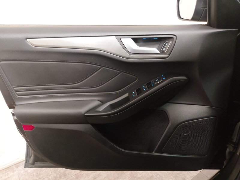 Ford Focus Turnier 1.5 EcoBlue automatik Titanium • bežično punjenje • Full LED — 5