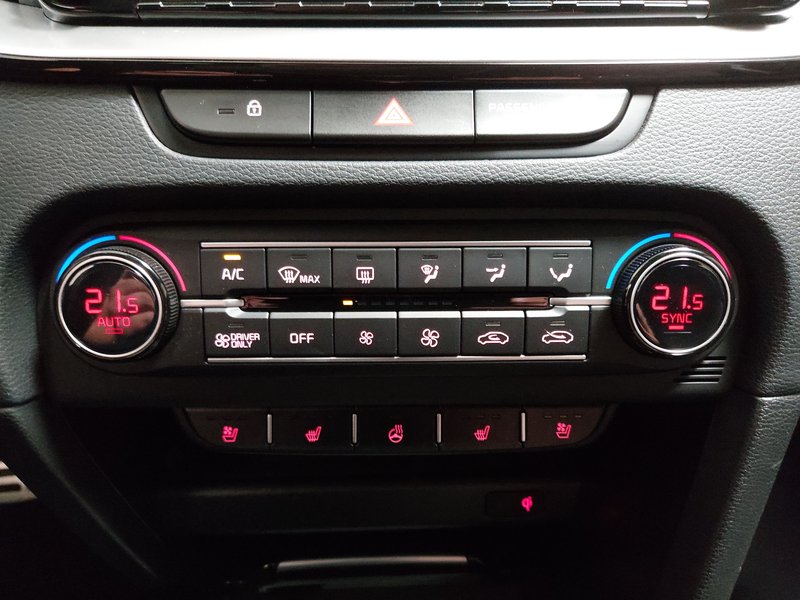 Kia cee'd 1.6 PHEV Platinum automatik • ACC • LED — 19