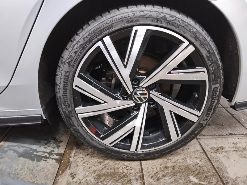 Volkswagen Golf 8 Variant 2.0 TDI automatik R-Line • ACC • Full LED — 11