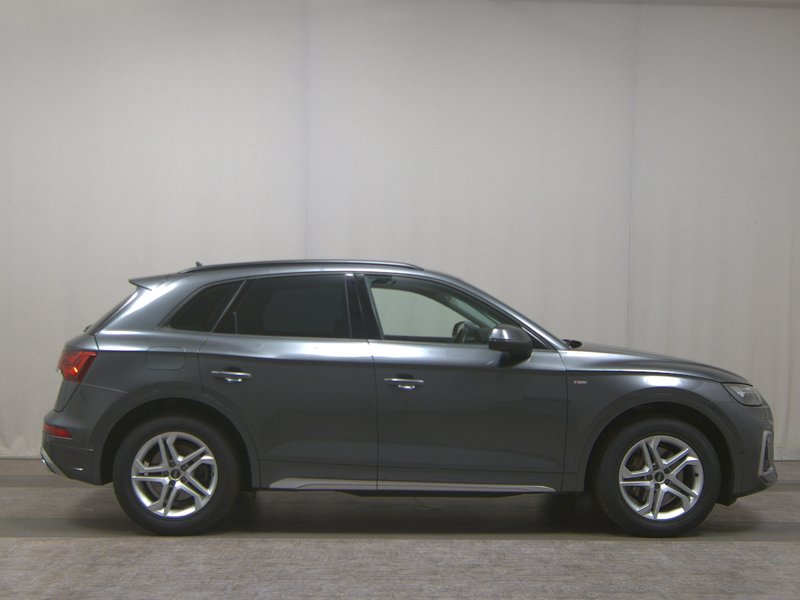 Audi Q5 35 TDI automatik S line • Full LED • Webasto