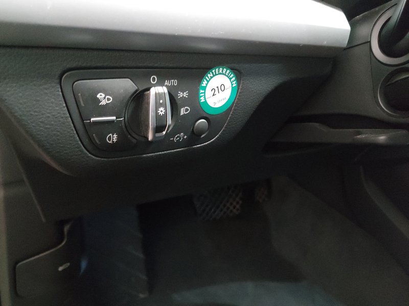 Audi Q5 35 TDI automatik S line • Full LED • Webasto — 7