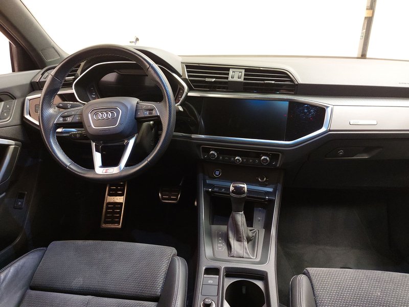 Audi Q3 45 TFSI automatik S line • Full LED • digitalni instrumenti — 17