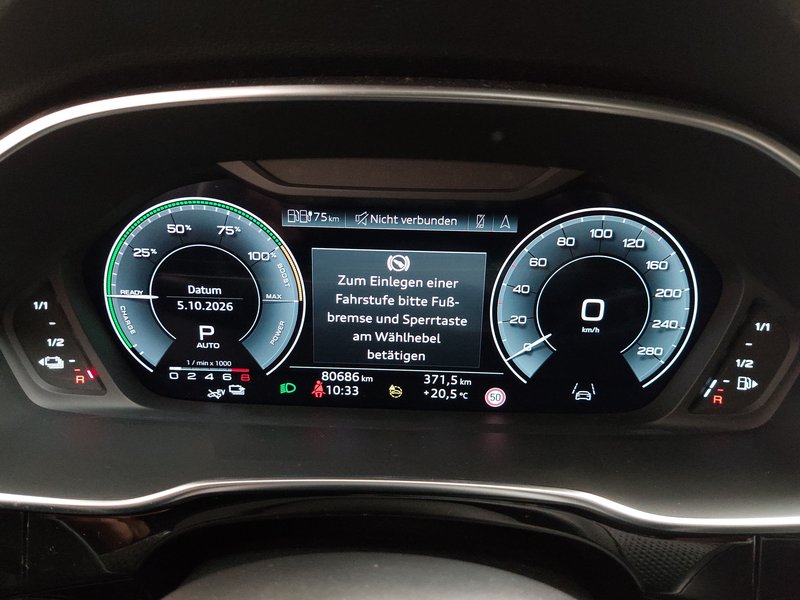 Audi Q3 45 TFSI automatik S line • Full LED • digitalni instrumenti — 21