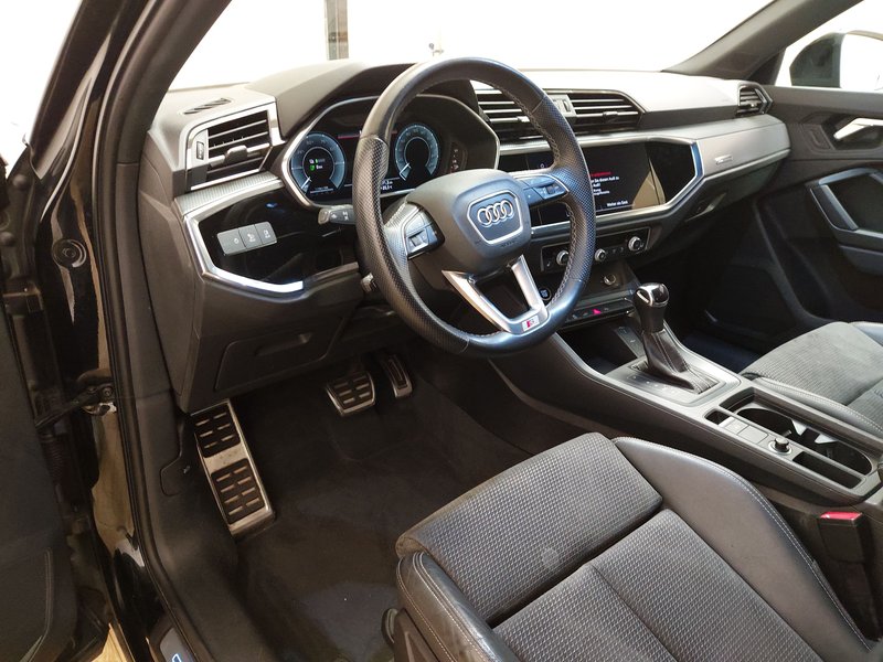 Audi Q3 45 TFSI automatik S line • Full LED • digitalni instrumenti — 6