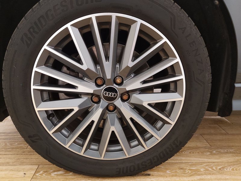 Audi Q3 45 TFSI automatik S line • Full LED • digitalni instrumenti — 8
