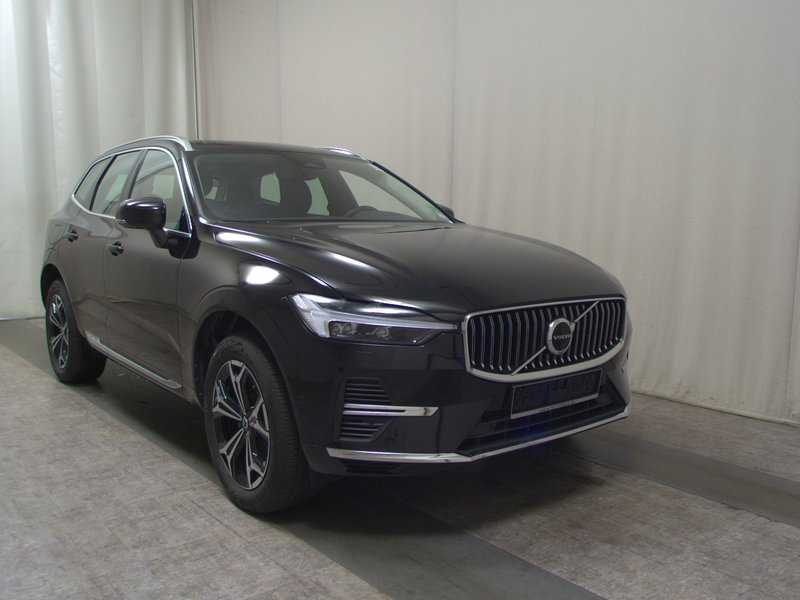 Volvo XC60 T8 AWD Hybrid Inscription automatik • panorama • LED — 3