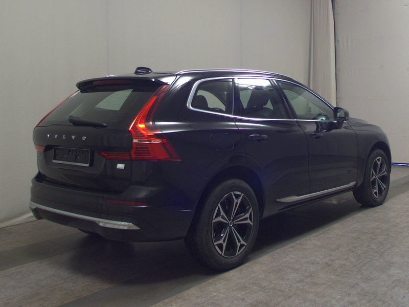 Volvo XC60 T8 AWD Hybrid Inscription automatik • panorama • LED — 4