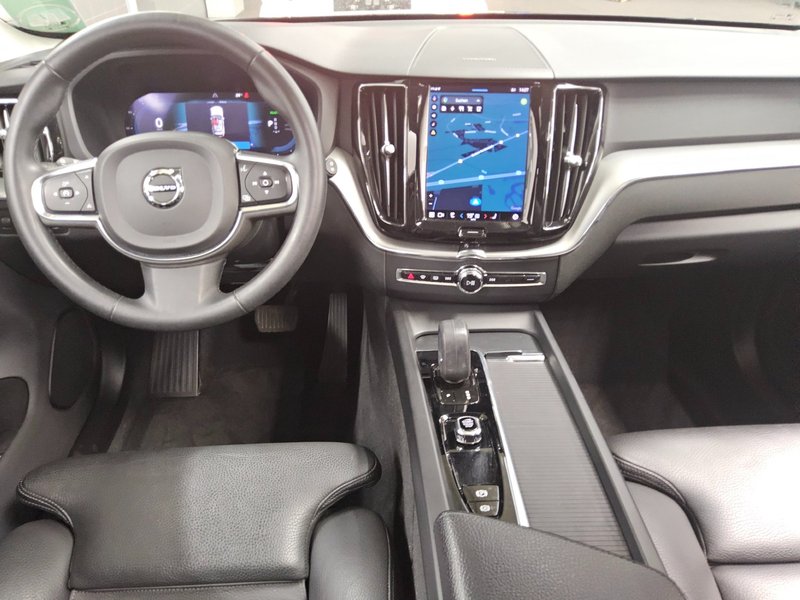 Volvo XC60 T8 AWD Hybrid Inscription automatik • panorama • LED — 5