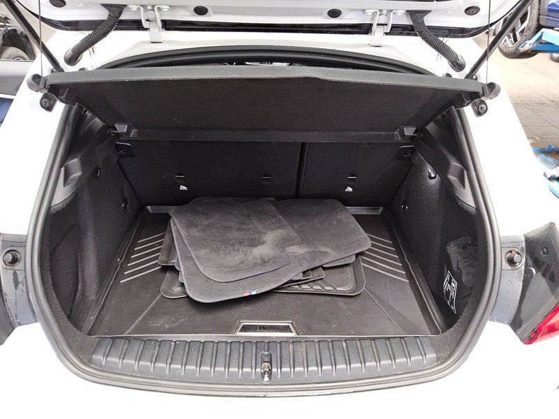 BMW 118d automatik M Sport • ACC • LED — 12