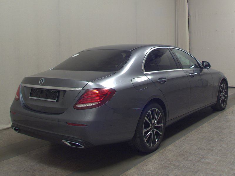 Mercedes-Benz E 220 d automatik Avantgarde • ACC • 360° kamera — 4