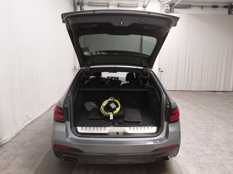 BMW 530e Touring M Sport automatik • ACC • električna peta vrata — 18