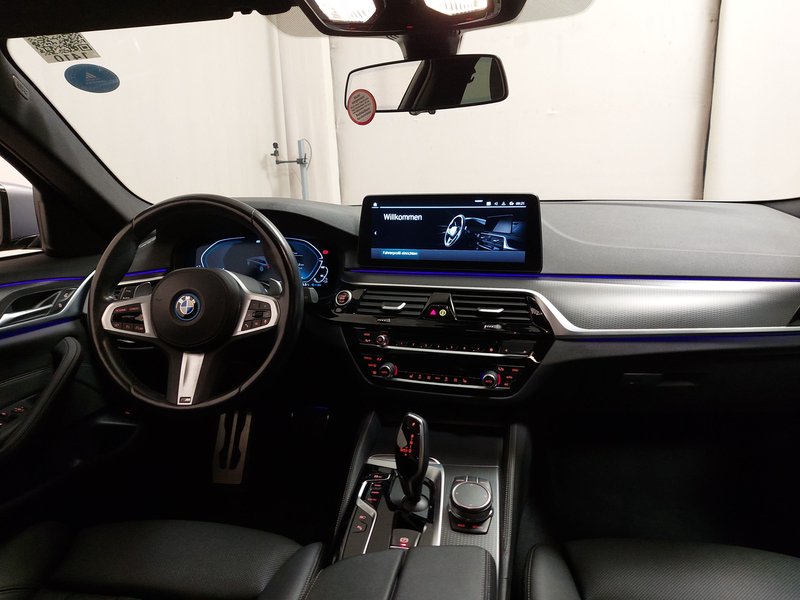 BMW 530e Touring M Sport automatik • ACC • električna peta vrata — 19