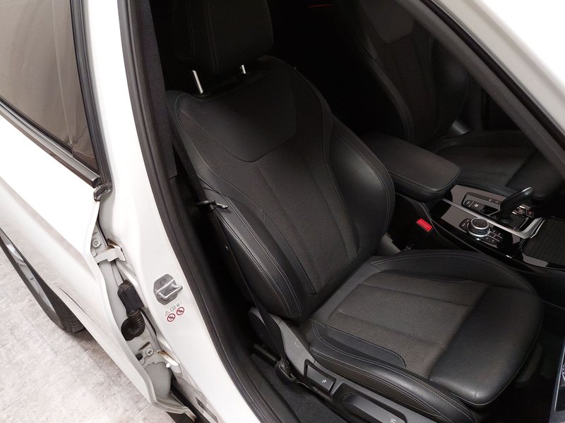 BMW X3 xDrive20d automatik Advantage • Full LED • digitalni instrumenti — 15