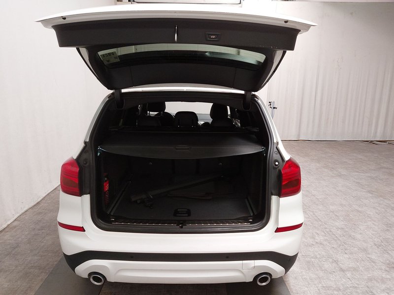 BMW X3 xDrive20d automatik Advantage • Full LED • digitalni instrumenti — 19