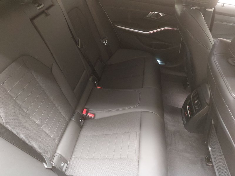 BMW 320d Touring automatik Sport Line • ACC • LED — 22