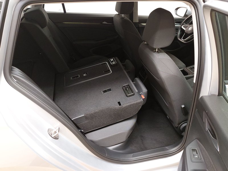 Volkswagen Golf Variant 2.0 TDI automatik Life • LED • digitalni instrumenti — 11