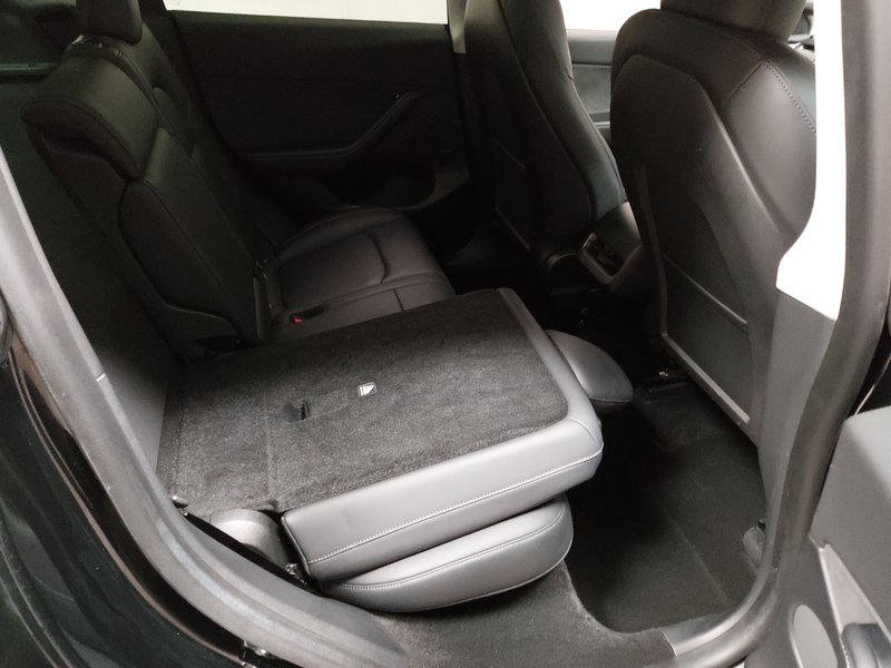 Tesla Model Y Long Range Dual Motor • ACC • Full LED — 11