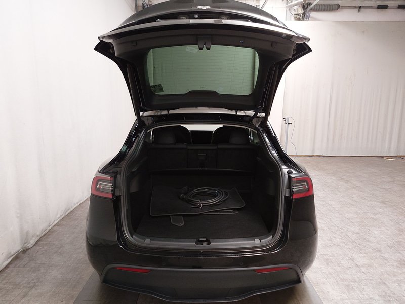 Tesla Model Y Long Range Dual Motor • ACC • Full LED — 15