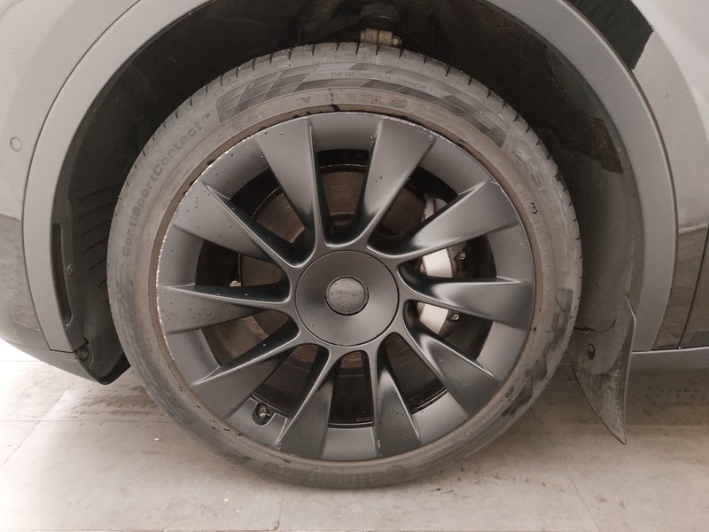 Tesla Model Y Long Range Dual Motor • ACC • Full LED — 8