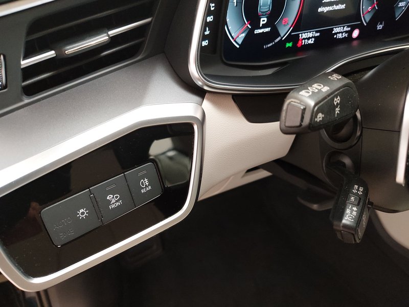 Audi A6 Avant 45 TDI quattro automatik • Full LED • digitalni instrumenti — 7