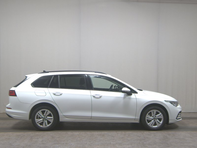 Volkswagen Golf 8 Variant 2.0 TDI automatik • ACC • LED
