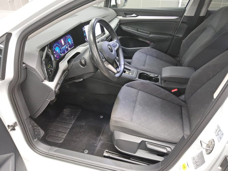 Volkswagen Golf 8 Variant 2.0 TDI automatik • ACC • LED — 8