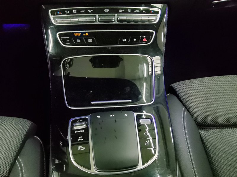Mercedes-Benz E 300 de karavan automatik AMG Line • LED • digitalni instrumenti — 6