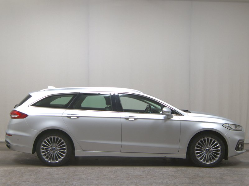 Ford Mondeo Turnier 2.0 EcoBlue automatik Titanium • ACC • Električna peta vrata