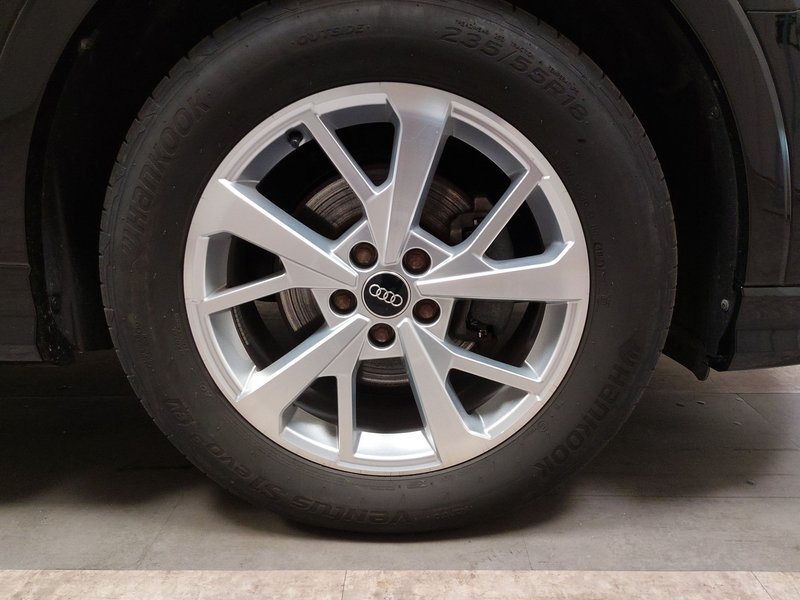 Audi Q3 2.0 TDI automatik S line • Full LED • 4x4 — 10