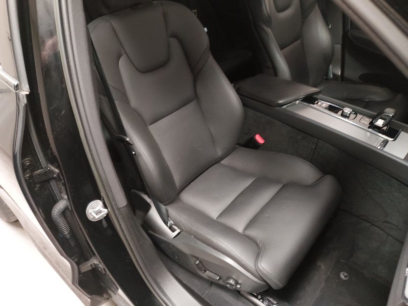 Volvo XC60 B4 D AWD automatik • ACC • el. peta vrata — 10