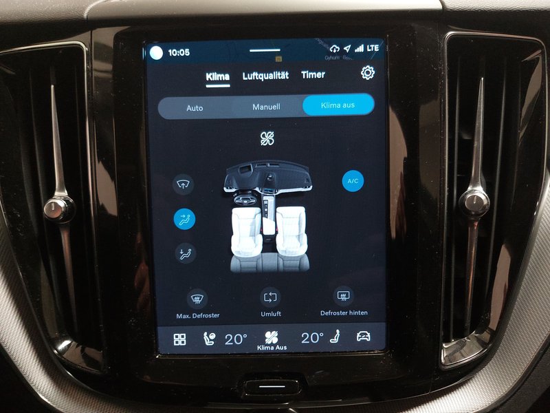 Volvo XC60 B4 D AWD automatik • ACC • el. peta vrata — 18