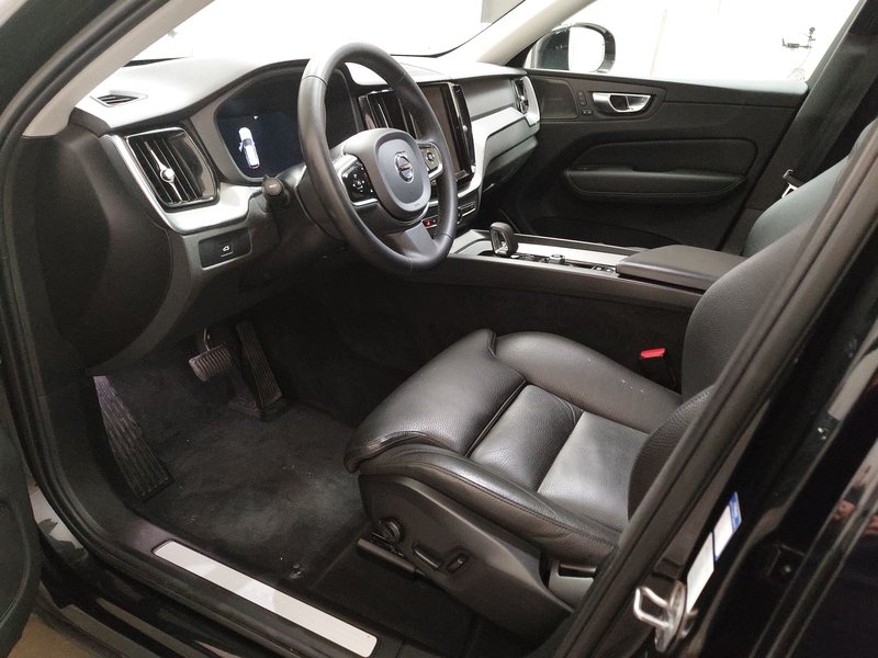Volvo XC60 B4 D AWD automatik • ACC • el. peta vrata — 6