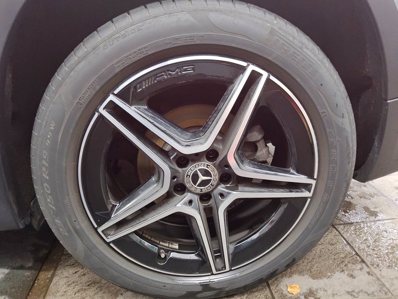 Mercedes-Benz GLB 200 d automatik AMG Line • LED — 11