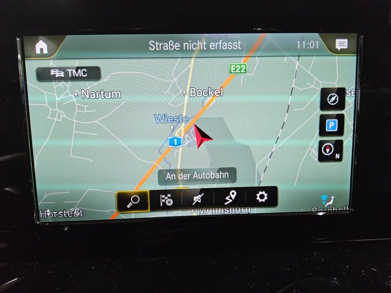 Mercedes-Benz GLB 200 d automatik AMG Line • LED — 7