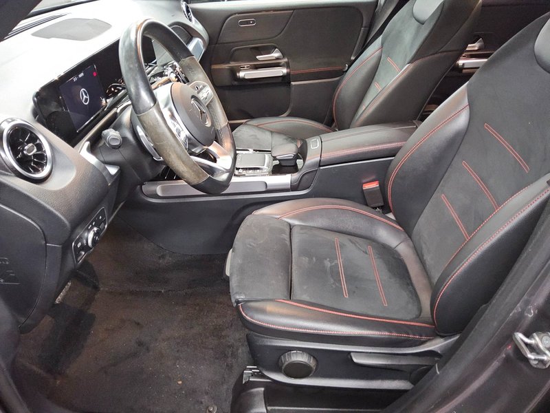 Mercedes-Benz GLB 200 d automatik AMG Line • LED — 9