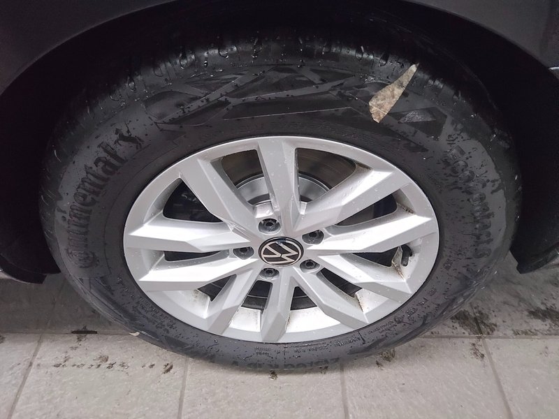 Volkswagen Passat Variant 2.0 TDI automatik • 360° kamera — 11