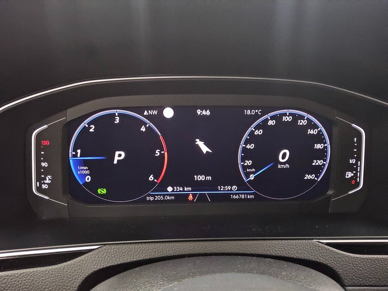 Volkswagen Passat Variant 2.0 TDI automatik • 360° kamera — 8