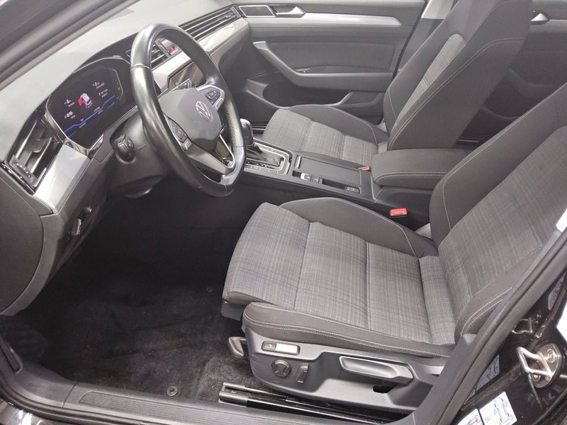 Volkswagen Passat Variant 2.0 TDI automatik • 360° kamera — 9