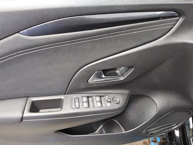 Opel Corsa 1.2 Turbo GS Line • LED • digitalni instrumenti — 10