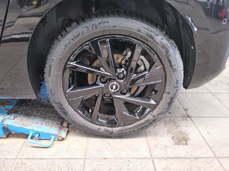 Opel Corsa 1.2 Turbo GS Line • LED • digitalni instrumenti — 11