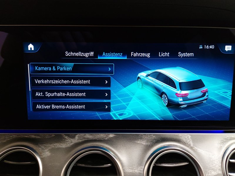 Mercedes-Benz E 300 de karavan automatik • bežično punjenje • ACC — 22