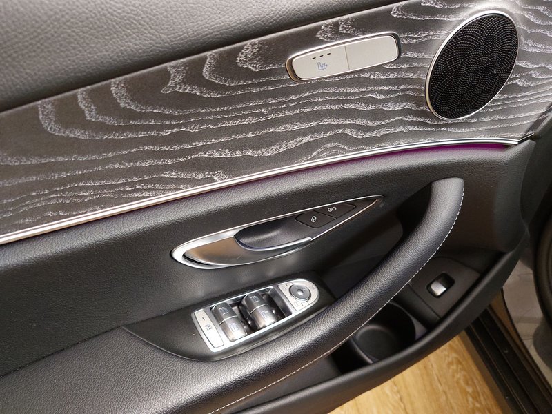 Mercedes-Benz E 300 de karavan automatik • bežično punjenje • ACC — 5