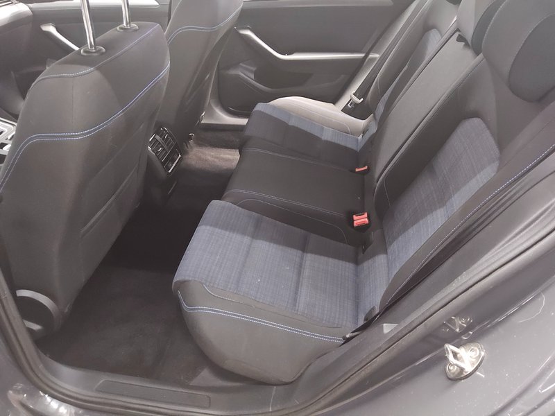Volkswagen Passat Variant GTE 1.4 TSI automatik • ACC • LED — 12