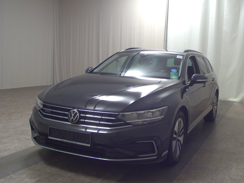 Volkswagen Passat Variant GTE 1.4 TSI automatik • ACC • LED — 2