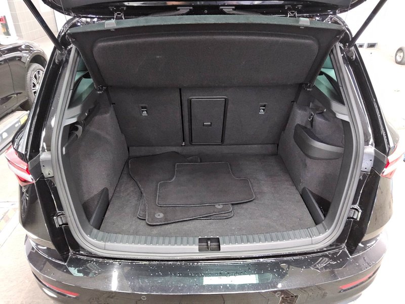 Škoda Karoq 2.0 TDI automatik 4x4 SportLine • AHK • Full LED — 12