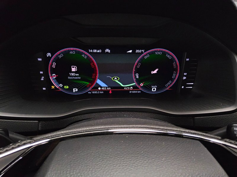 Škoda Karoq 2.0 TDI automatik 4x4 SportLine • AHK • Full LED — 8