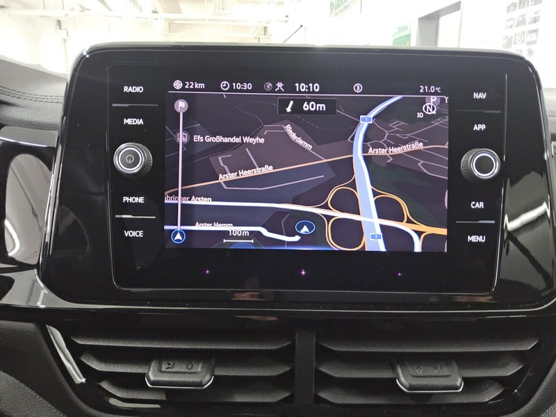Volkswagen T-Roc 1.0 TSI R-Line • bežično punjenje • masaža — 7