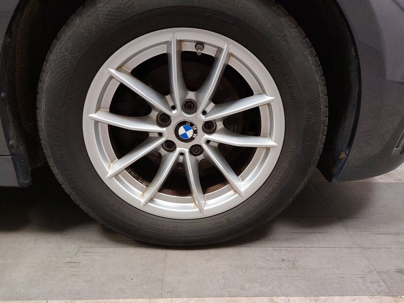 BMW 318d automatik • ACC • LED — 11